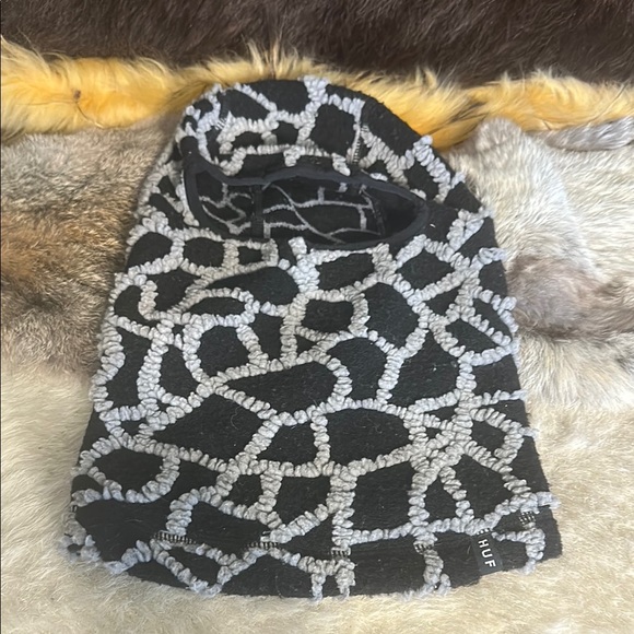 HUF Black and Gray Patterned head Warner (5175) - Picture 1 of 3